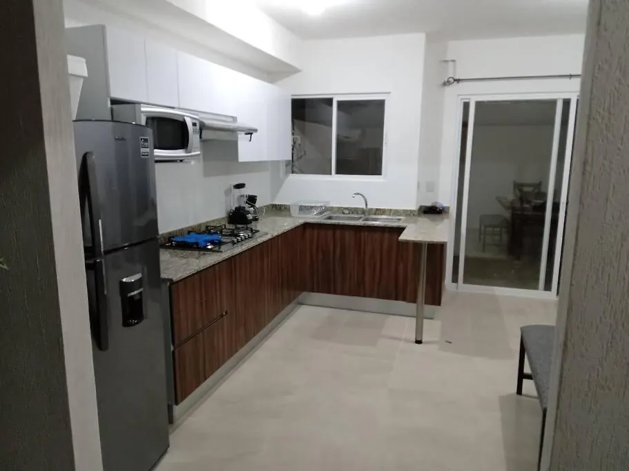 Casa Guerra En Maderos Residencial -Ideal Para Familias Cancún 0*,