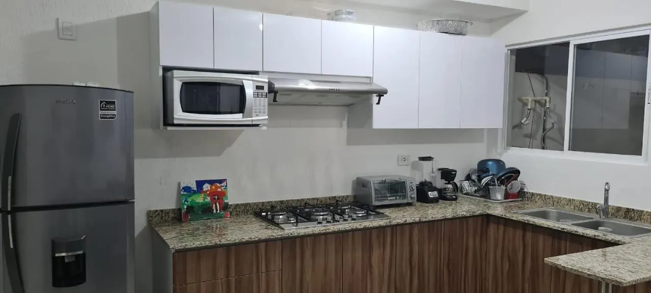 Casa Guerra En Maderos Residencial -Ideal Para Familias Cancún México