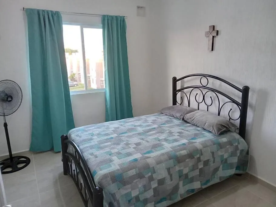 Casa Guerra En Maderos Residencial -Ideal Para Familias Cancun 0*,